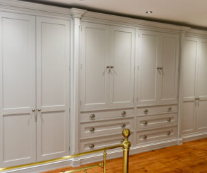 Bespoke-traditional-fitted-wardrobes