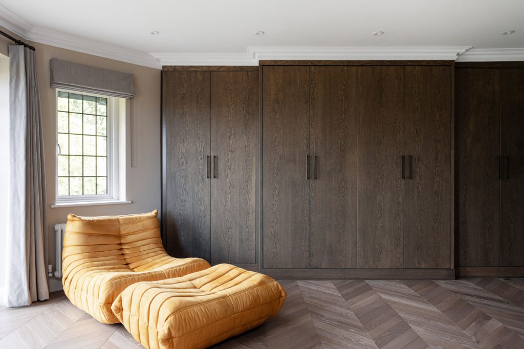 Bespoke-luxury-fitted-bedroom-wardrobes