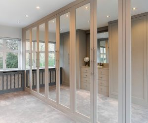 bespoke-mirrored-oak-dressing-room