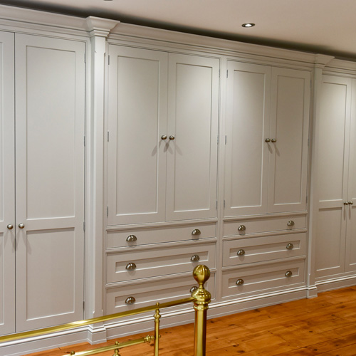 Bespoke-traditional-fitted-wardrobes