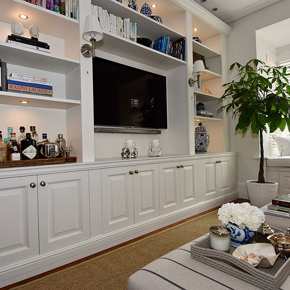 TRADITIONAL-BUILT-IN-MEDIA-CABINET-AND-BOOKSHELVES