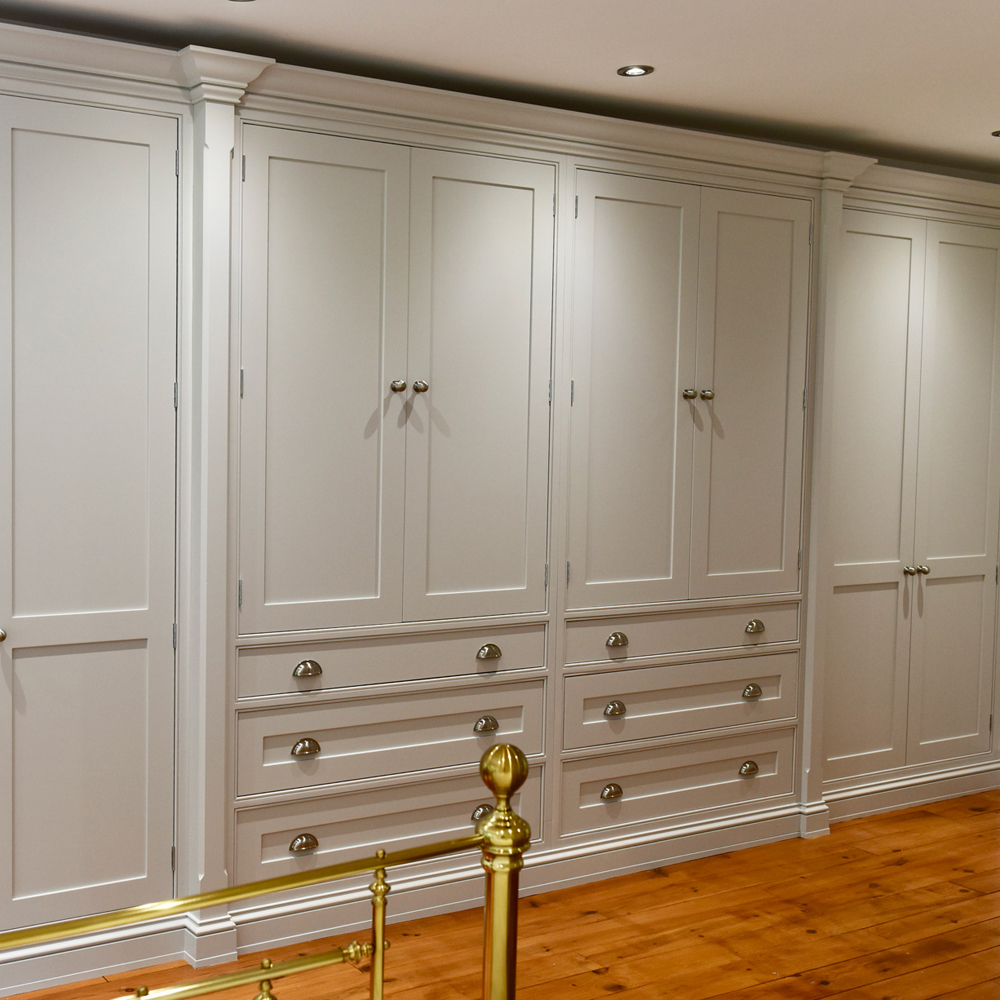 Bespoke-traditional-fitted-wardrobes