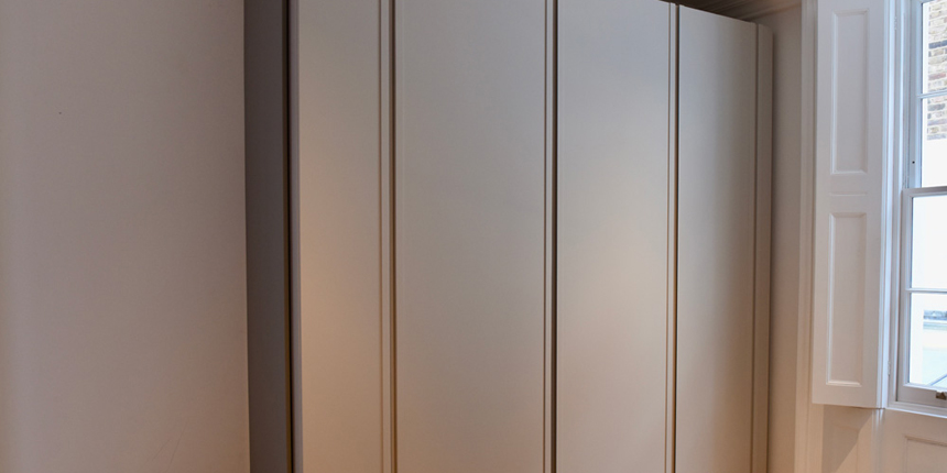 Made-to-measure-modern-bedroom-wardrobes