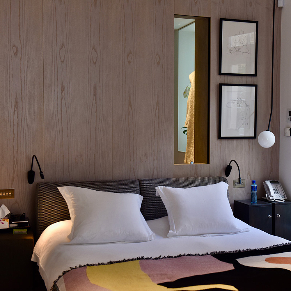 bespoke-contemporary-bedroom-furniture