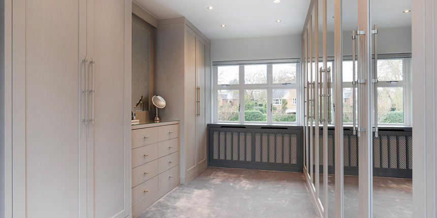 bespoke-mirrored-dressing-room