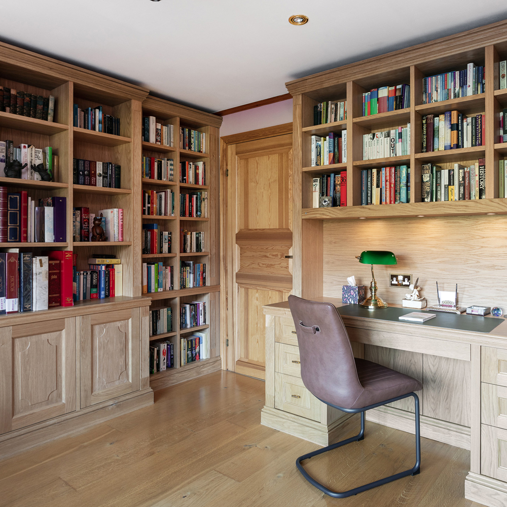 Classic-fitted-home-office-and-library