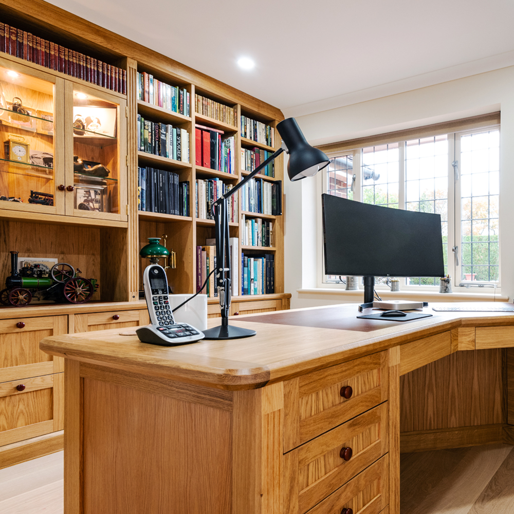 Traditional-oak-home-office-and-library