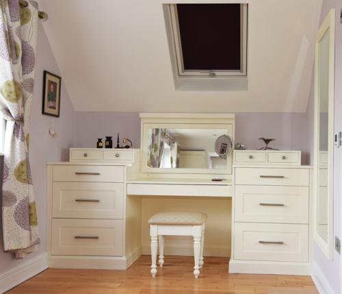 Bespoke-shaker-style-bedroom3